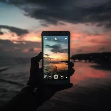 (P) Cinci criterii de care să ții cont când îți alegi telefonul
