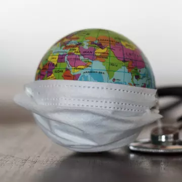 Adrian Streinu-Cercel: "Un bolnav cu COVID-19 infectează, în patru zile, alte trei persoane. Până în 2023 nu scăpăm de pandemie"