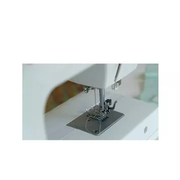 (P) Un hobby sau, de ce nu, o meserie: mașina de cusut. Un mod practic de a-ți croi hainele așa cum le dorești