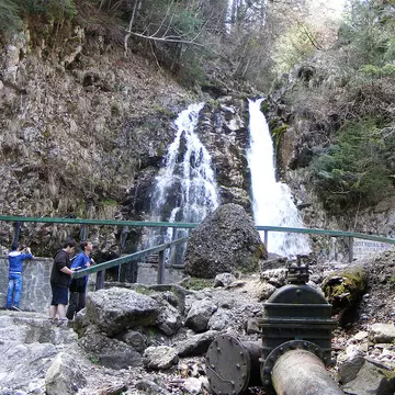 Cascada Urlătoarea, povestea fraților care s-au ucis din dragoste