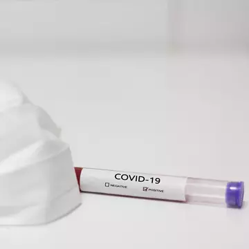 Epidemiolog român: "Dacă 90% din oameni ar purta mască, am bloca transmiterea de COVID-19"