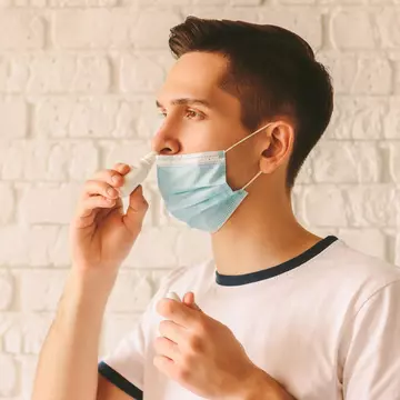Cercetătorii britanici au realizat un spray ce ne-ar putea proteja de COVID-19