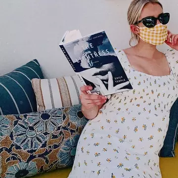 Emma Roberts suferă de endometrioză: „Mi s-a confirmat că nu eram dramatică”