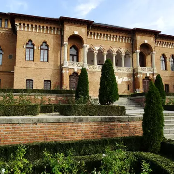 Top 10 locuri de vizitat lângă București. De la Mogoșoaia, la Comana!