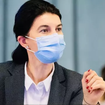 Cazul femeii de 76 de ani care trăieşte singură cu o pensie de 15 lei a ajuns la ministrul Muncii: „Îmi cer scuze, doamnă!”