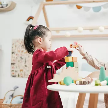(P) Cadouri potrivite pentru copii: jucării educative, din pluș, din lemn și Montessori