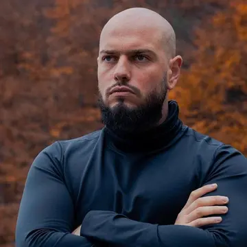 Matei Dima, alias BRomania, dezvăluiri despre viața personală, la un an de la despărțirea de iubită: "Continui terapia!" Prin ce trece actorul