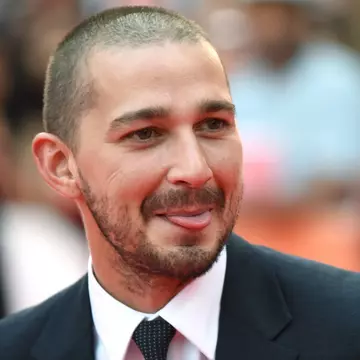 Shia LeBeouf, sărut pasional cu fiica unei actrițe celebre