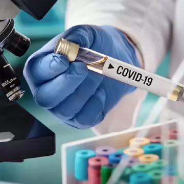 Vaccinul anti-COVID, eficient pentru noua tulpină de coronavirus din Marea Britanie