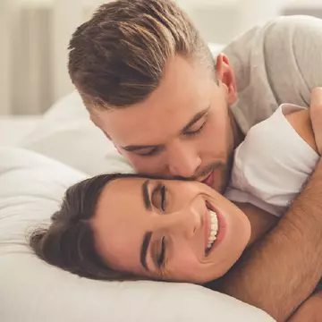 10 activități pe care le fac cuplurile fericite înainte să meargă la culcare