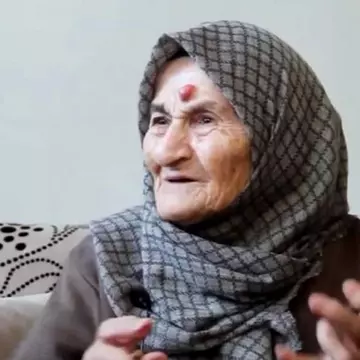 O femeie de 105 ani s-a vindecat de COVID-19 în cinci zile