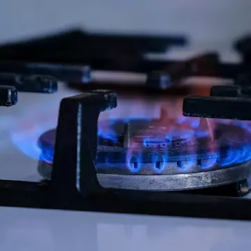 Studiu: poluarea emisă de aragaze, periculoasă în caz de COVID-19