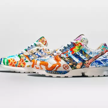 O pereche unicat de pantofi sport din porțelan este estimată să se vândă cu 1 milion de dolari