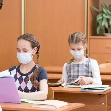 Odată cu redeschiderea școlilor, vor fi folosite teste antigen rapide în unitățile de învățământ