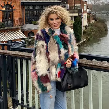 Cum arată Alina Laufer la câteva zile după ce a născut. Prima imagine din spital