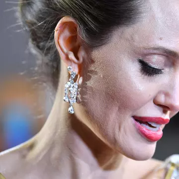 Angelina Jolie a ajuns piele și os din cauza problemelor cu Brad Pitt. Cum arată actrița la 44 de kilograme