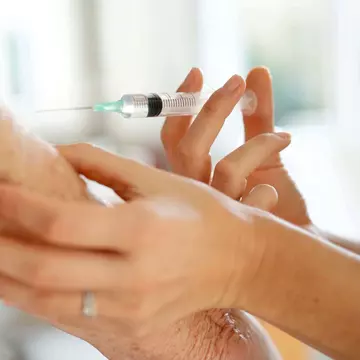 Mai mult de 2.000 de oameni nu au primit a doua doză de vaccin COVID-19