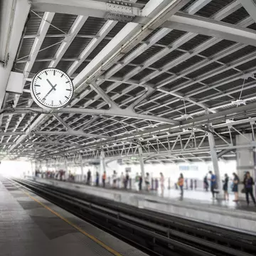 Gratuitatea transportului cu trenul va fi limitată pentru studenți