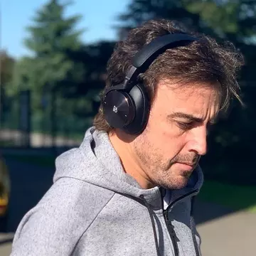 Pilotul de Formula 1 Fernando Alonso, lovit de o mașină
