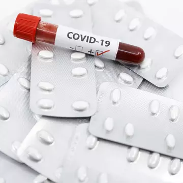 Favipiravir, primul antiviral fabricat în România pentru tratarea COVID-19