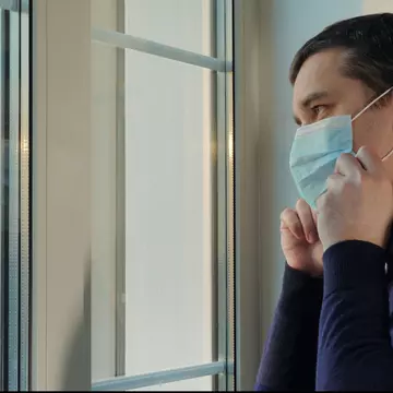 Povestea bărbatului care se luptă cu sechelele bolii COVID-19 la un an de la vindecare