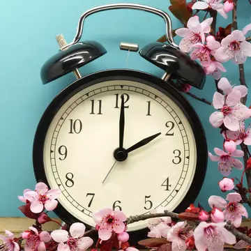 Europarlamentarii cer renunțarea la ora de vară - iată de ce