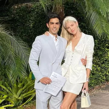 Modelul Victoria's Secret Devon Windsor este însărcinată cu primul ei copil