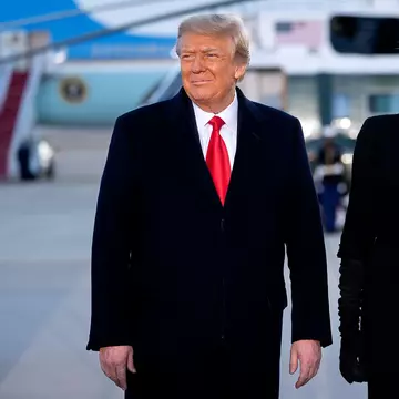 Melania și Donald Trump, vaccinați anti-COVID-19 în secret