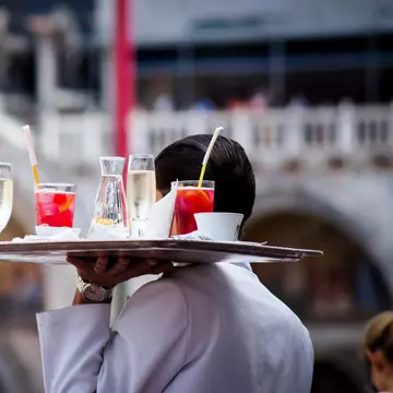 (P) Ce este Prosecco și care este succesul acestei băuturi emblemă a vinului spumant din Italia?