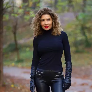 Ce intervenție estetică și-a făcut Carmen Brumă la nivelul feței