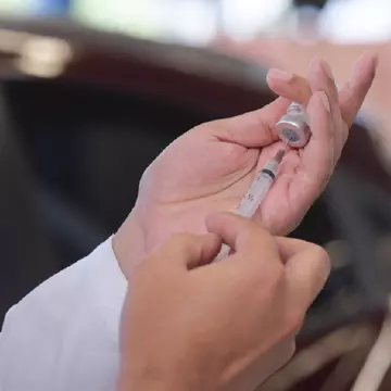 Un centru de vaccinare drive-through va fi deschis în București. În ce zonă va fi amplasat