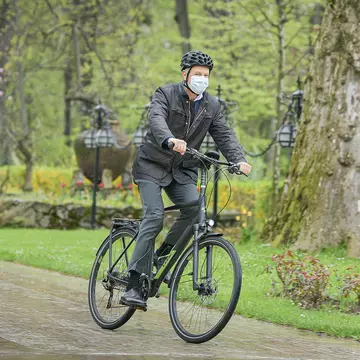 Klaus Iohannis, cu bicicleta la Cotroceni. Ce mesaj a transmis președintele