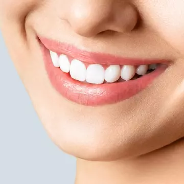 Saliva, un aliat prețios pentru a avea dinți albi și sănătoși