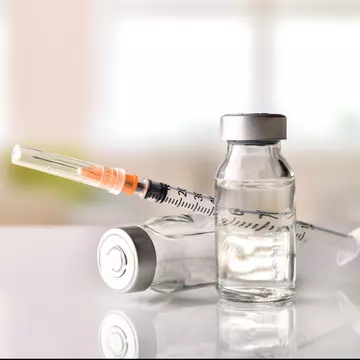 INSP: Doar 0,1% dintre persoanele vaccinate anti-COVID-19 au mai făcut boala