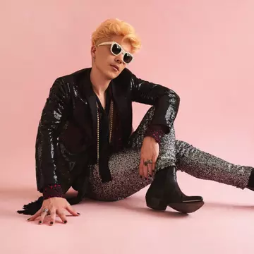 Alex Parker lansează single-ul bass-house și NFT-ul I want the money, în colaborare cu artista din L.A., Hera