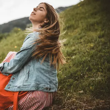 Articole vestimentare esențiale pe care trebuie să le ai în garderobă vara aceasta