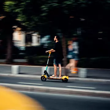 (P) De ce să mergi cu o trotinetă electrică Splash? Descoperă cele 5 motive