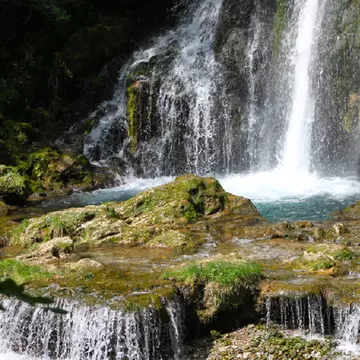 Cascada Vadu Crișului, una dintre cele mai frumoase cascade din România