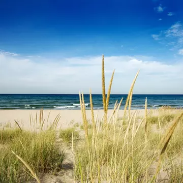 Plaja Corbu. Cum ajungi și ce atracții turistice ai în zonă