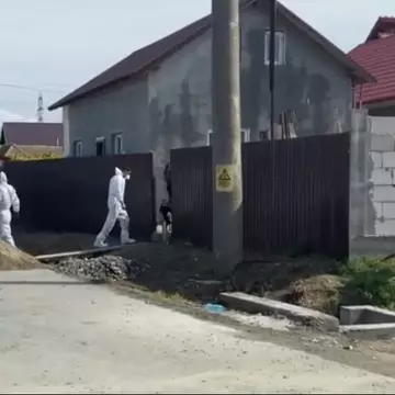 O tânără a fost violată iar tatăl ei a fost ucis de un bărbat cu cagulă care a intrat într-o casă din județul Constanța. Criminalul încă a nu fost prins