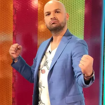 Andrei Ștefănescu are o nouă iubită? Solistul și fosta soție au divorțat în septembrie 2020