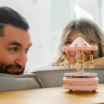 Smiley și fiica sa, Josephine, surprinși într-o ipostază adorabilă. Cum a fost fotografiat artistul