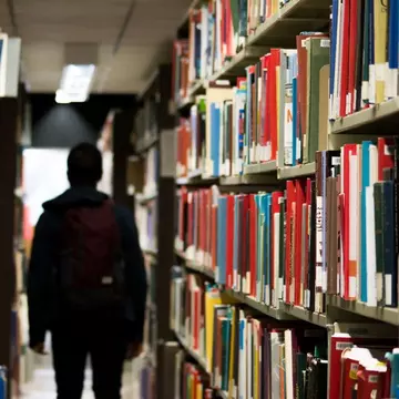 Evadează din Cotidian cu Cele Mai Captivante Cărți SF