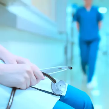 Precizările Ministerului Sănătății despre externarea pacienților din două spitale din Capitală pentru internarea celor cu COVID-19