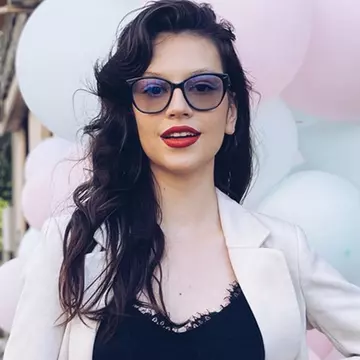 Cleopatra Stratan a publicat o fotografie rară alături de mama ei. „Cea mai puternică, iubitoare, scumpă și frumoasă ființă”