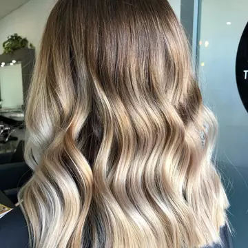 Sfaturi pentru obținerea blondului perfect prin tehnica Balayage
