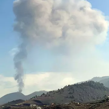 Cât de periculos este norul de cenușă vulcanică ce traversează România