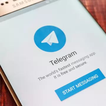 O nouă fraudă pe Telegram cu certificate false de vaccinare