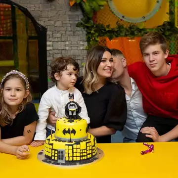 Ela Crăciun lansează ,,De la SOS mama, la ZEN mama”, un program special de parenting