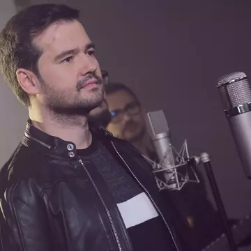 La ce intervenție estetică a apelat solistul 3 Sud-Est Laurențiu Duță